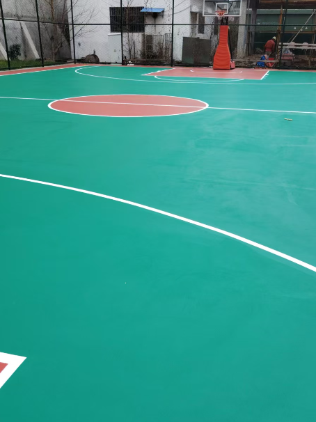 平定 球场长期使用易出现地面开裂